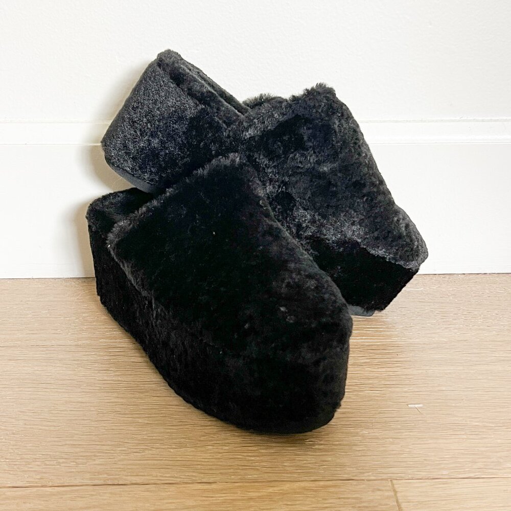 steve madden / vintage fuzzy platform black slide slippers 6.5